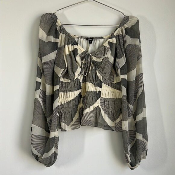 Express Smocked Blouse in Cream and Black - S - Picture 4 of 7